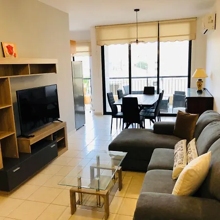 Apartment Mackenzie , 300m To The Sea Larnaka